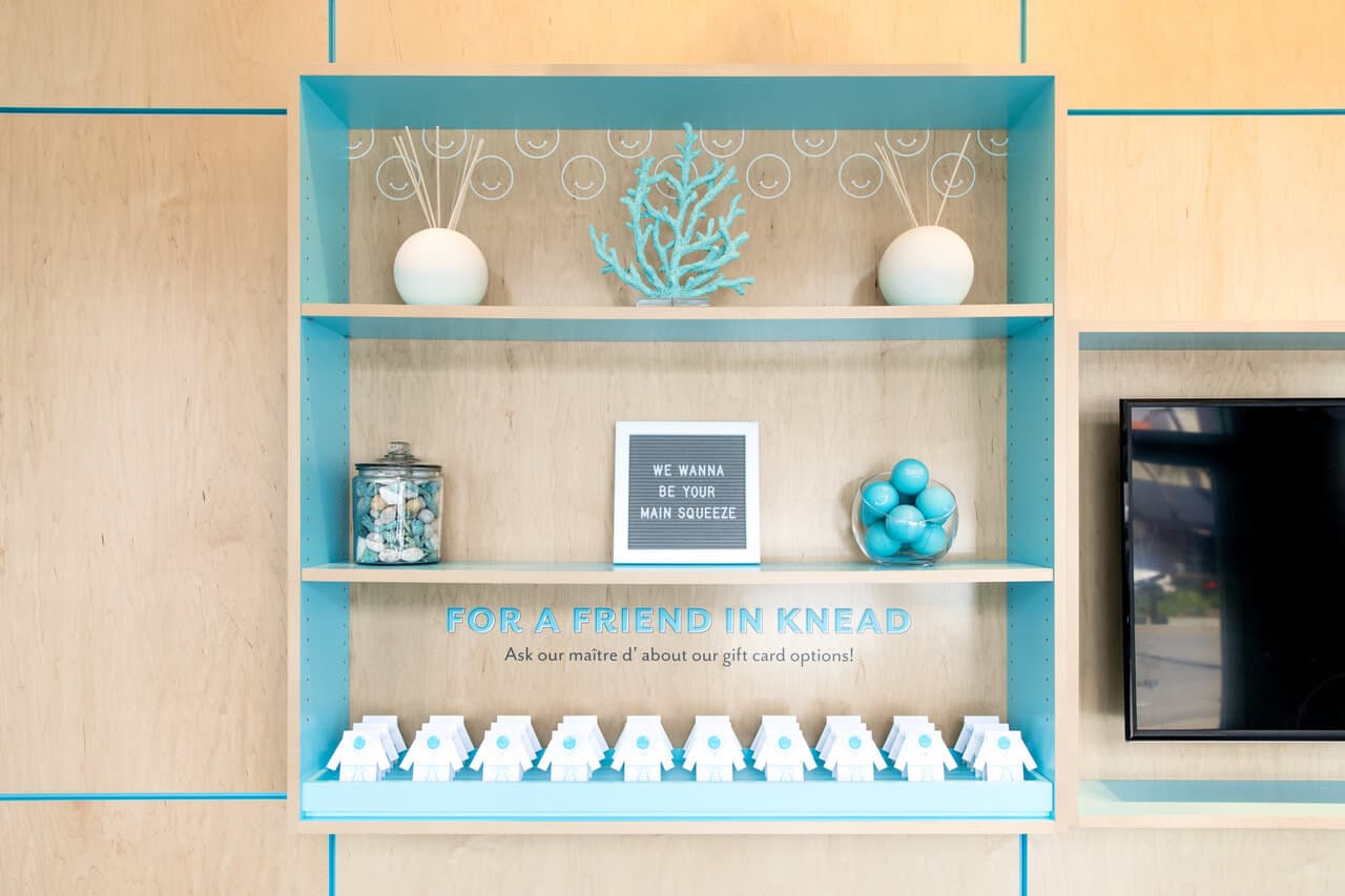 Squeeze front desk